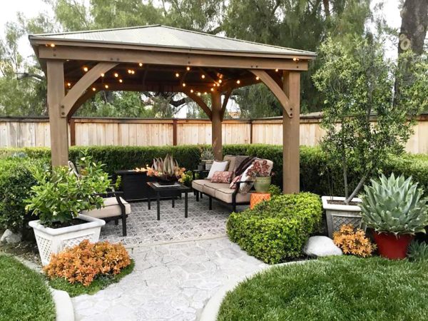 Tips For Creating The Perfect Outdoor Living Room - Yardistry